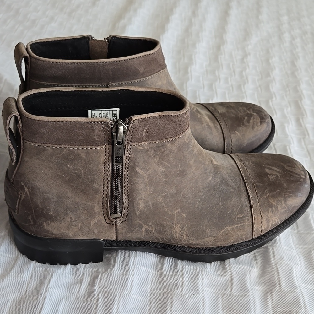 UGG ATTELL WATERPROOF LEATHER BOOTIE MOLE​​